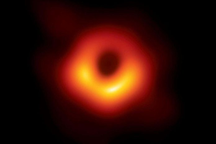 HamaraTimes.com | Why it's better to fall into a big black hole, and other bizarre facts