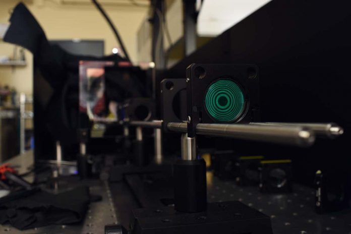 HamaraTimes.com | Superhuman sight may be possible with lens that makes UV light visible