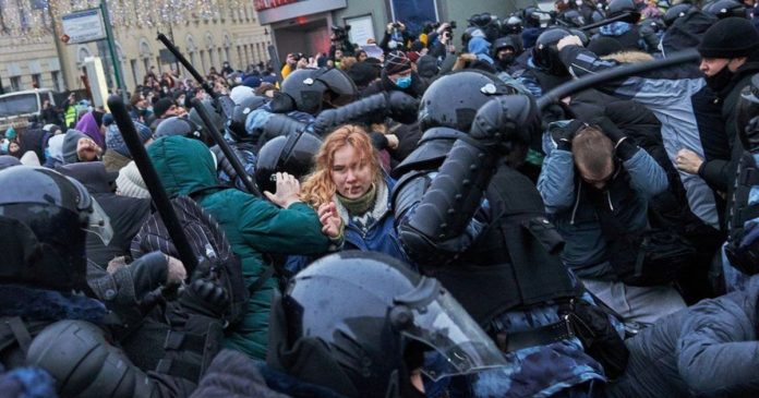 HamaraTimes.com | Will protests against President Putin gain momentum in Russia?