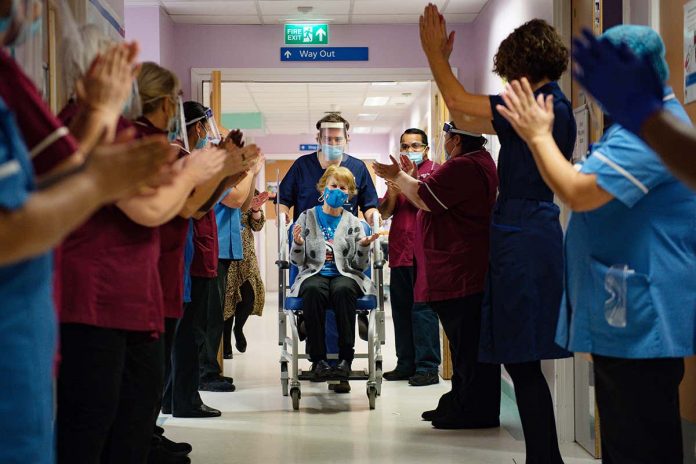 HamaraTimes.com | First Pfizer/BioNTech coronavirus vaccinations take place in the UK