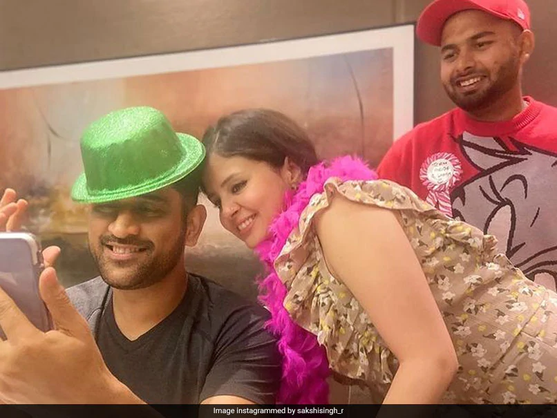 HamaraTimes.com | Rishabh Pant Spends Quality Time With MS Dhoni, Sakshi Before England Tests