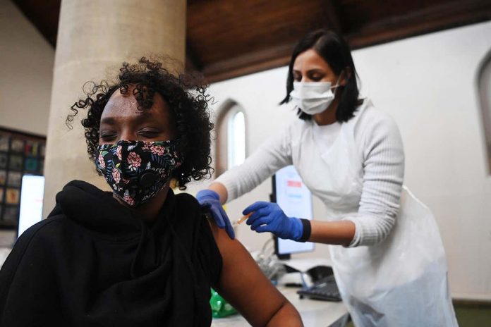 HamaraTimes.com | Covid-19 news: Vaccinations of people under 70 begin in England