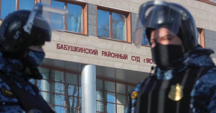 HamaraTimes.com | Russia expels diplomats as tensions rise over Navalny protests | Politics News
