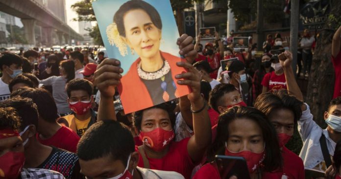 HamaraTimes.com | Singapore businessman to end army-linked Myanmar investment | Business and Economy News