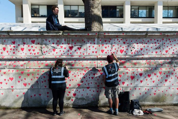 HamaraTimes.com | Covid-19 news: England and Wales record lowest deaths in five months
