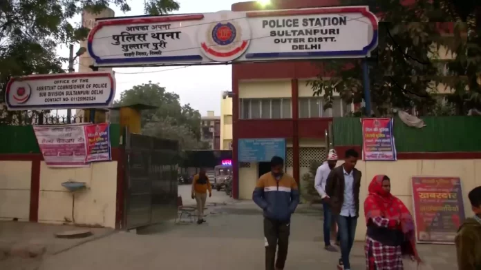 नए साल की सुबह दिल्ली की महिला को कार कई किलोमीटर घसीटती ले गई