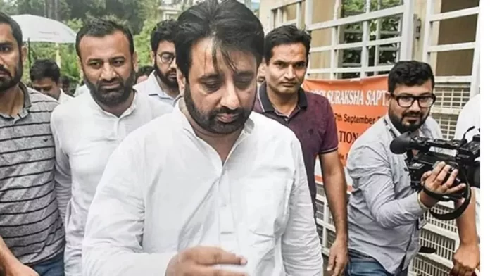 विधायक अमानतुल्ला खान के यहां ईडी का छापा