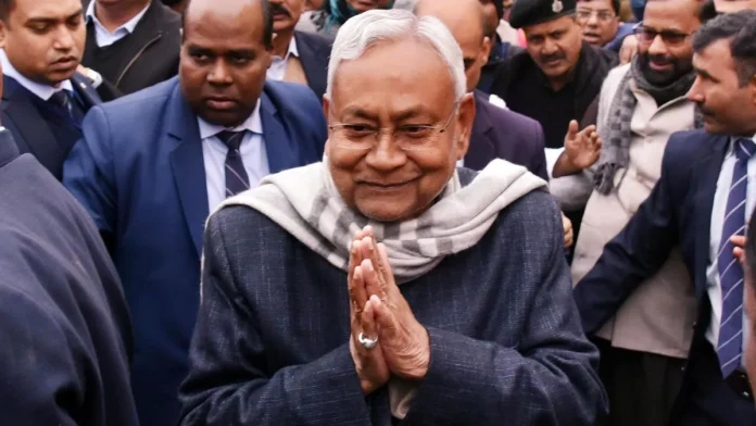 नीतीश कुमार ने मारी पलटी
