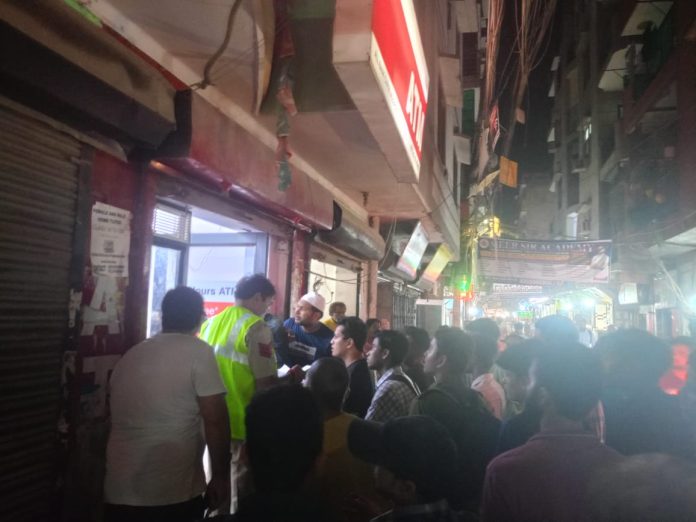HamaraTimes.com | Breaking News: बाटला हाउस में एटीएम बदलकर उड़ाए 60 हजार atm