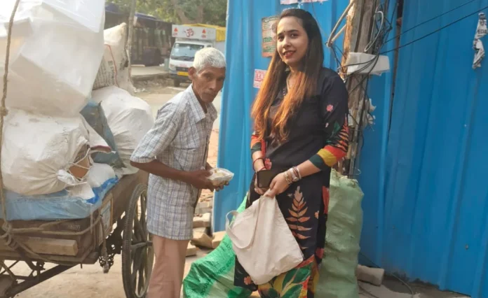 Job के साथ 'नेकी': दिल्ली के कपल ने 3 महीने में बांटे 4500+ फूड पैकेट्स