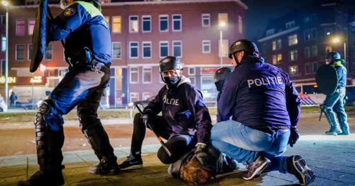 HamaraTimes.com | Netherlands rocked by third night of rioting over COVID curfew | Coronavirus pandemic News