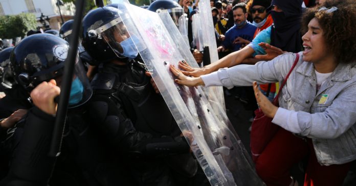 HamaraTimes.com | ‘Police everywhere, justice nowhere’: Hundreds protest in Tunisia | Arab Spring: 10 years on News