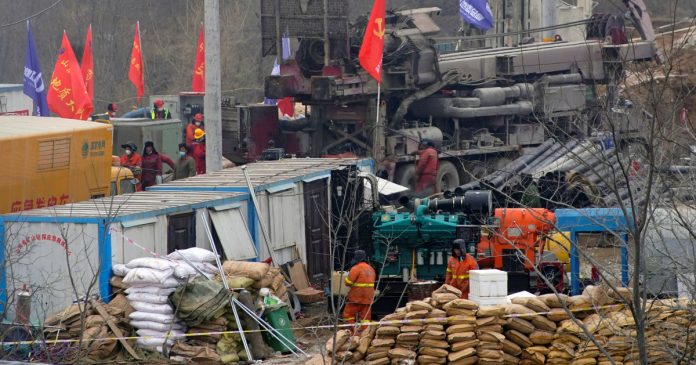 HamaraTimes.com | China rescues first of 22 trapped miners from Shandong gold mine | China News