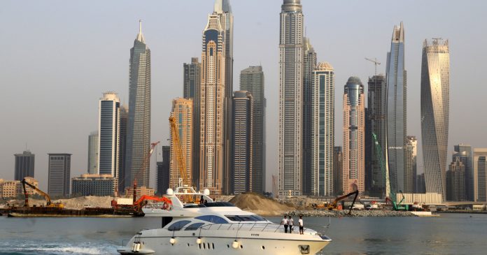 HamaraTimes.com | UAE to offer citizenship to select expats in rare move for Gulf | United Arab Emirates News