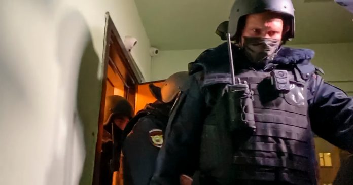 HamaraTimes.com | Navalny: Police detain brother, search home ahead of new protests | Politics News