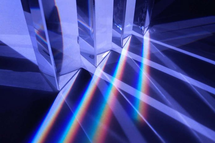 HamaraTimes.com | World’s thinnest mirror is made from a single layer of rubidium atoms