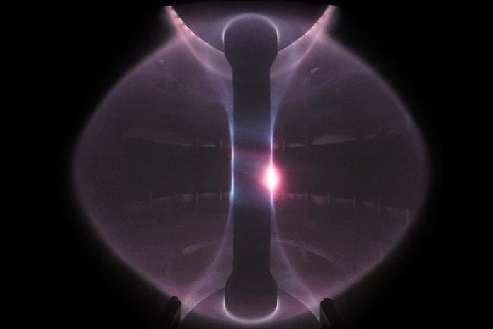HamaraTimes.com | UK's spherical nuclear fusion reactor tests new heat-reducing exhaust