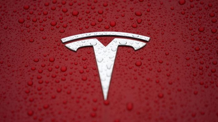 HamaraTimes.com | Tesla to Recall 135,000 Vehicles Over Touchscreen Issue