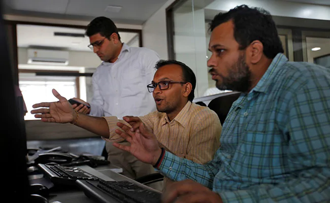 HamaraTimes.com | Sensex Ends Over 350 Points Higher, Extends Budget Rally To Fourth Day