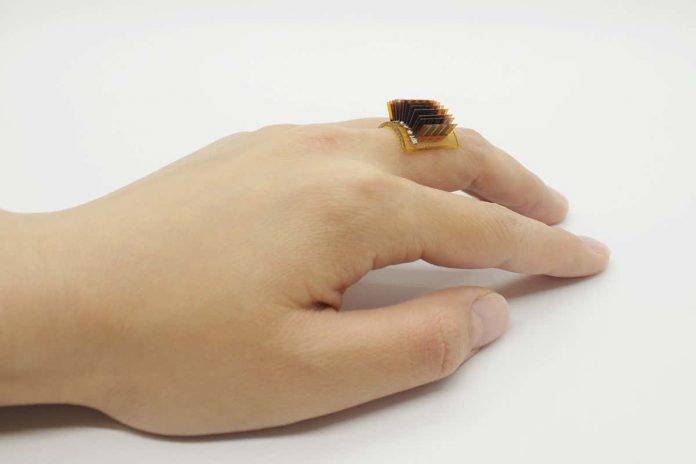HamaraTimes.com | Stretchy bands generate electricity from body heat to power gadgets