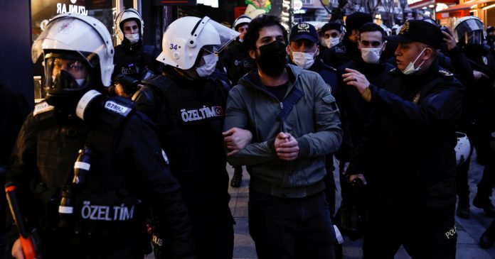 HamaraTimes.com | Erdogan compares Turkish student protesters to ‘terrorists’ | Protests News