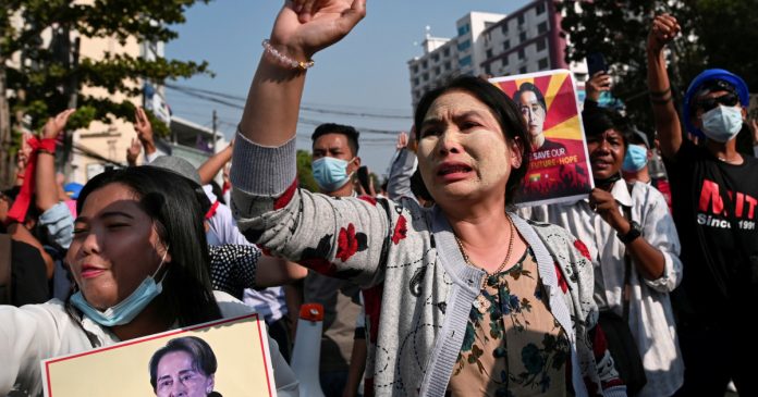 HamaraTimes.com | Myanmar blocks internet for second night in bid to choke protests | Military News
