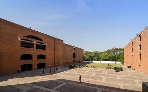 HamaraTimes.com | IIM-A to consult global experts on preserving its buildings