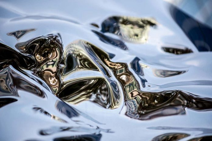 HamaraTimes.com | Liquid metal that floats on water could make transformable robots