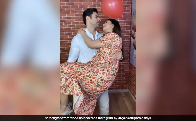 HamaraTimes.com | Divyanka Tripathi share romantic video with husband vivek dahiya Valentines Day Video