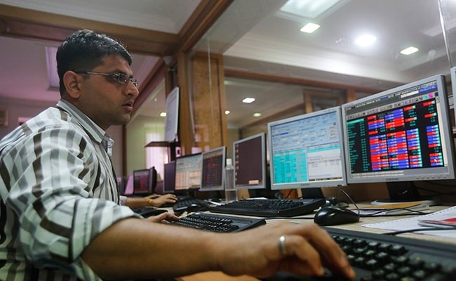 HamaraTimes.com | Sensex Gains Over 200 Points, Nifty Above 15,100
