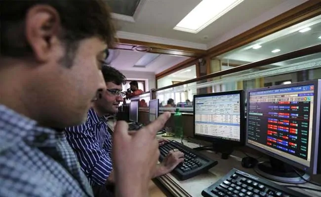 HamaraTimes.com | Sensex, Nifty Pull Back From Record Highs As RBI Leaves Rates Steady