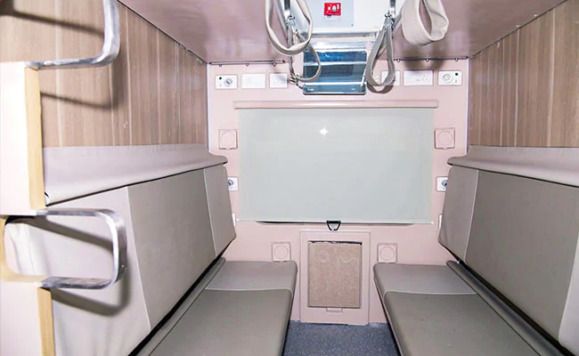 Indian Railways First AC-3 Tier Economy Coach Has Modular Berths, Foldable Snack Tables; Check All New Features
