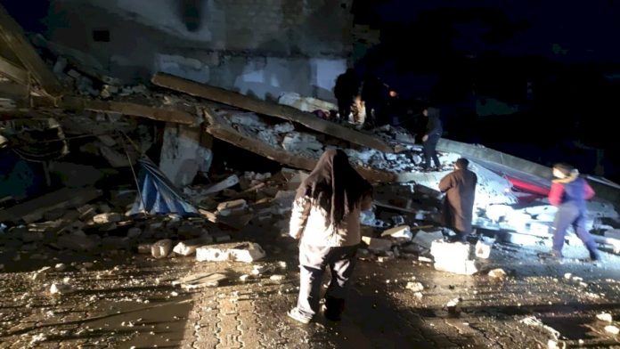 तुर्की और सीरिया में शक्तिशाली भूकंप के बाद 300 से ज्यादा लोगों की मौत