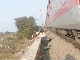 Jalgaon rail accident: आग के डर से 11 यात्री ट्रेन से कूदे