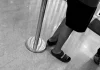 Shorts पहनने की वजह से पासपोर्ट ऑफिस में जाने से रोका गया