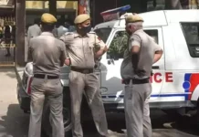 दिल्ली के GK-1 में बड़ा Land Grabbing Racket बेनकाब दिल्ली के GK-1 में बड़ा Land Grabbing Racket बेनकाब