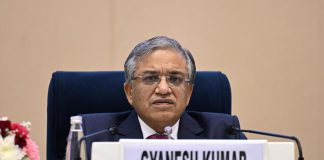 HamaraTimes.com | SIR विवाद से थरराया लोकतंत्र, सड़क से संसद तक संग्राम SIR विवाद से थरराया लोकतंत्र, सड़क से संसद तक संग्राम