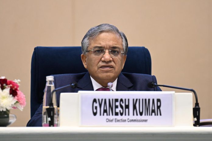 HamaraTimes.com | SIR विवाद से थरराया लोकतंत्र, सड़क से संसद तक संग्राम SIR विवाद से थरराया लोकतंत्र, सड़क से संसद तक संग्राम